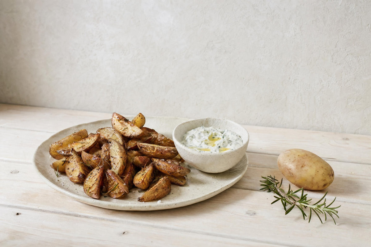 Ofenkartoffeln mit Kräuterquark und Leinöl
